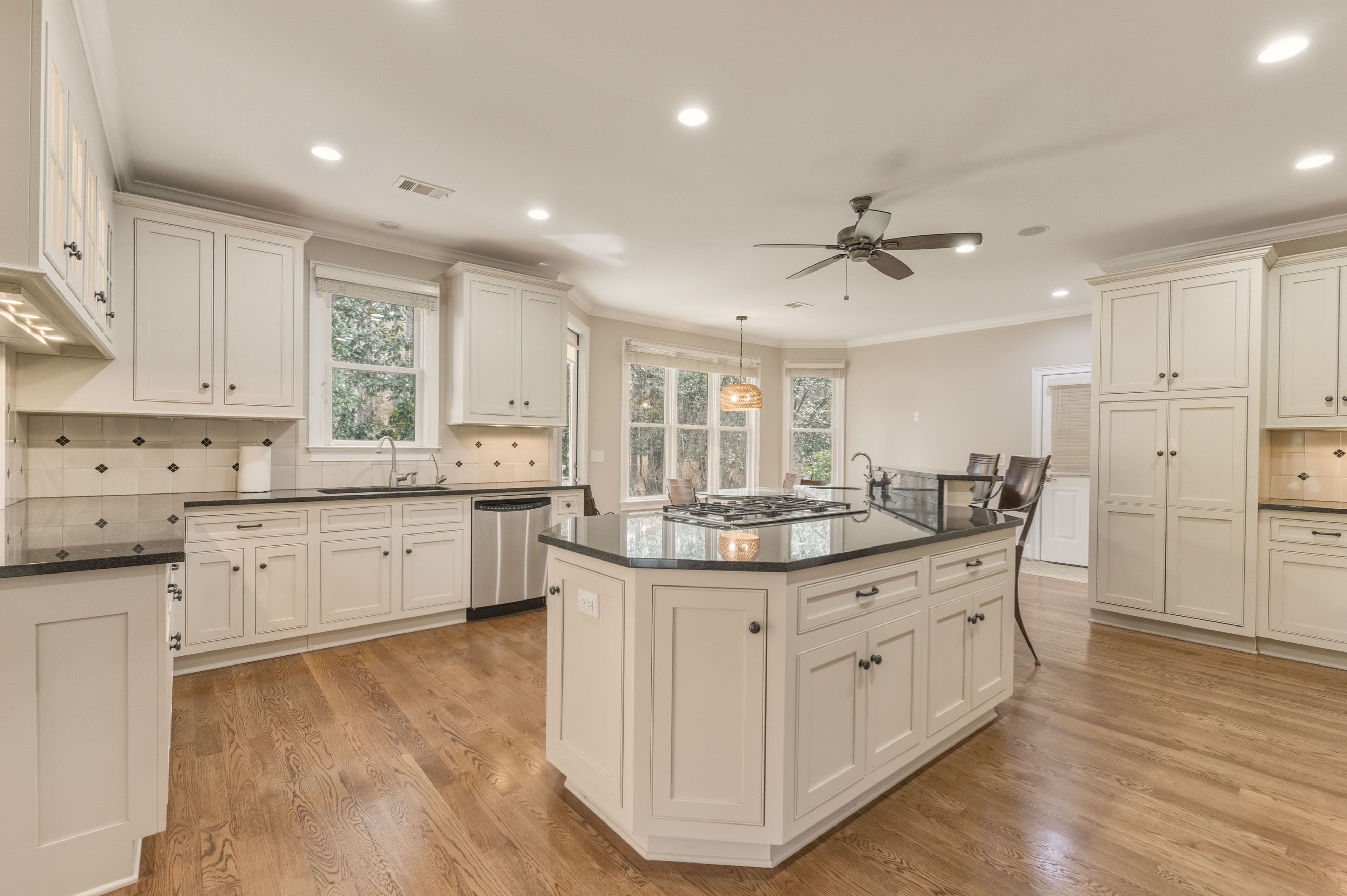 2701 Parrott's Pointe Road image 13